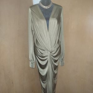 Boohoo deep v dress brand new